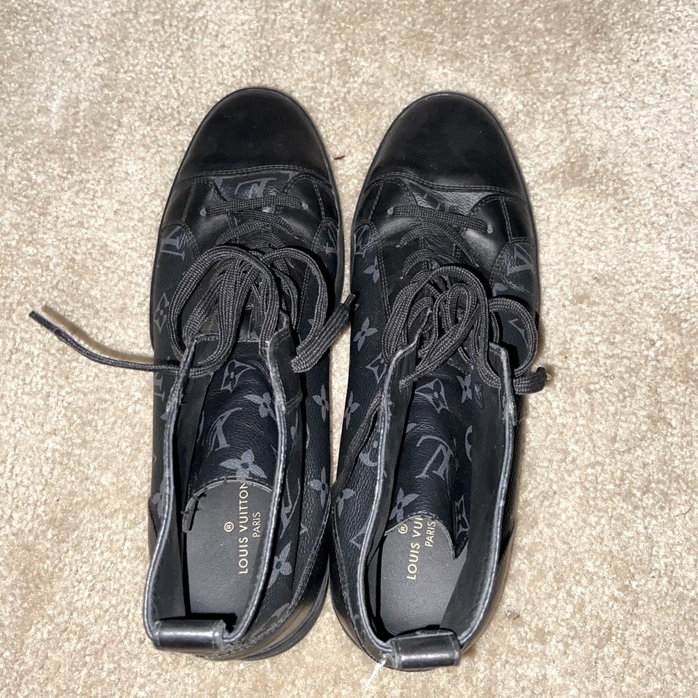 Louis Vuitton High Top Sneaker. Size 10 - Picture 2 of 3